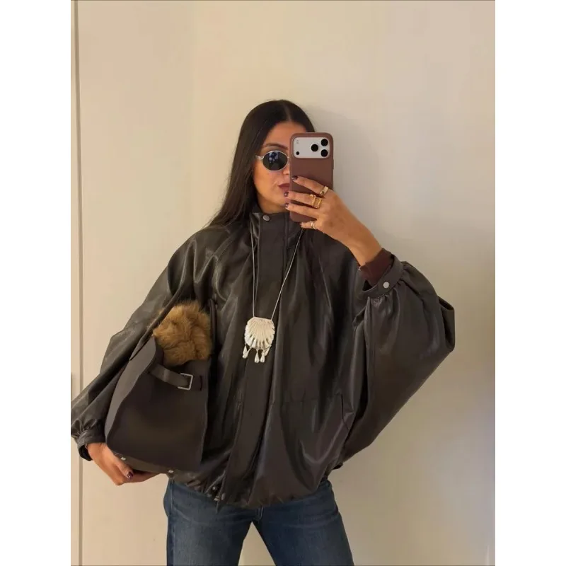 Jaqueta Simples de Efeito Couro Estilo Piloto Solta para o Inverno 2025