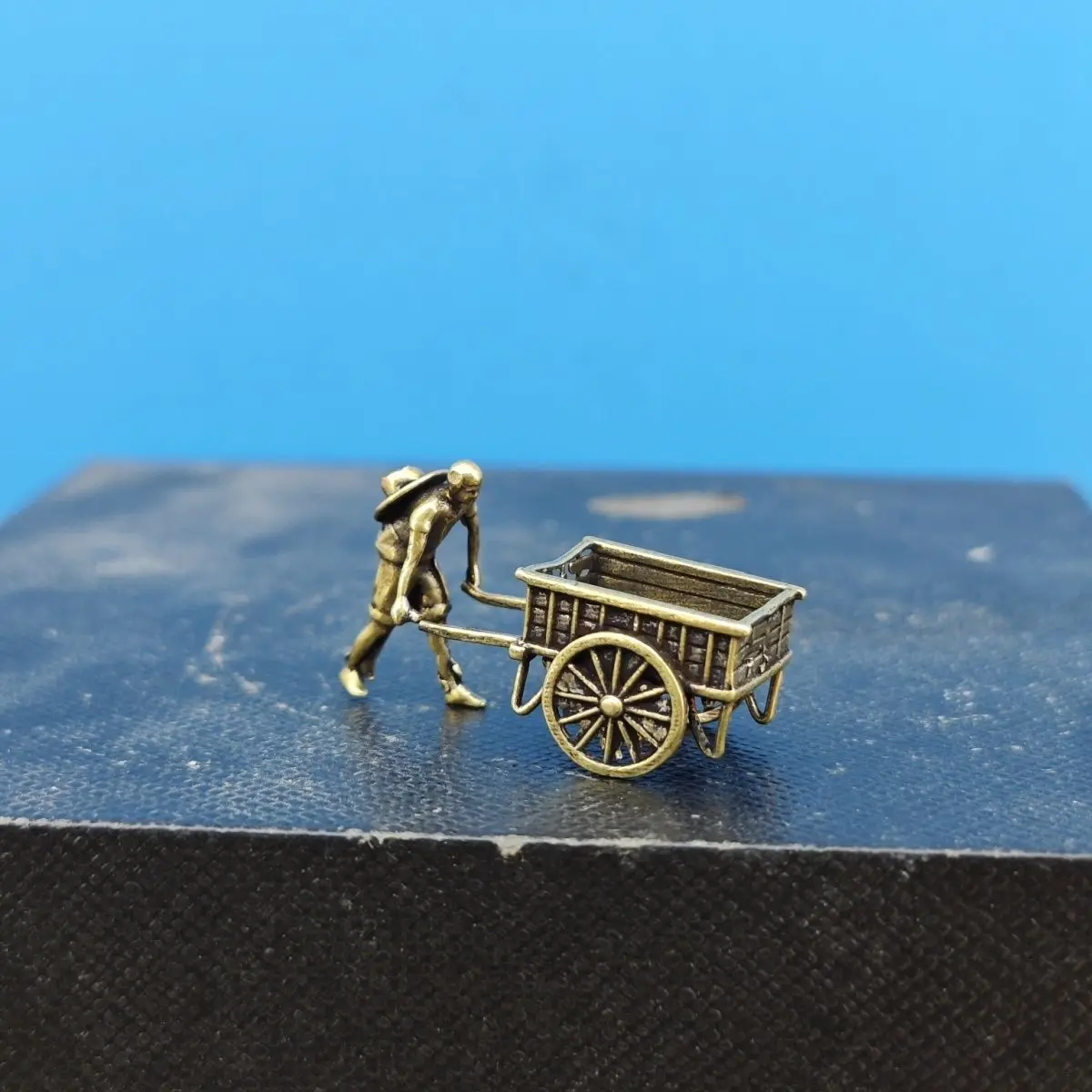 Brass cart farmer micro photography figurine for taking photos, miniature artificial  fish tank farmer aquascaping decoration