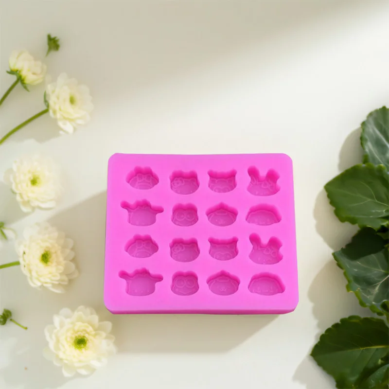 1 Piece, Little Ghost 12-Piece Silk Fish, Chubby Fish Mold, Silicone Sugar Flipping Decoration Mold, Drip Baking