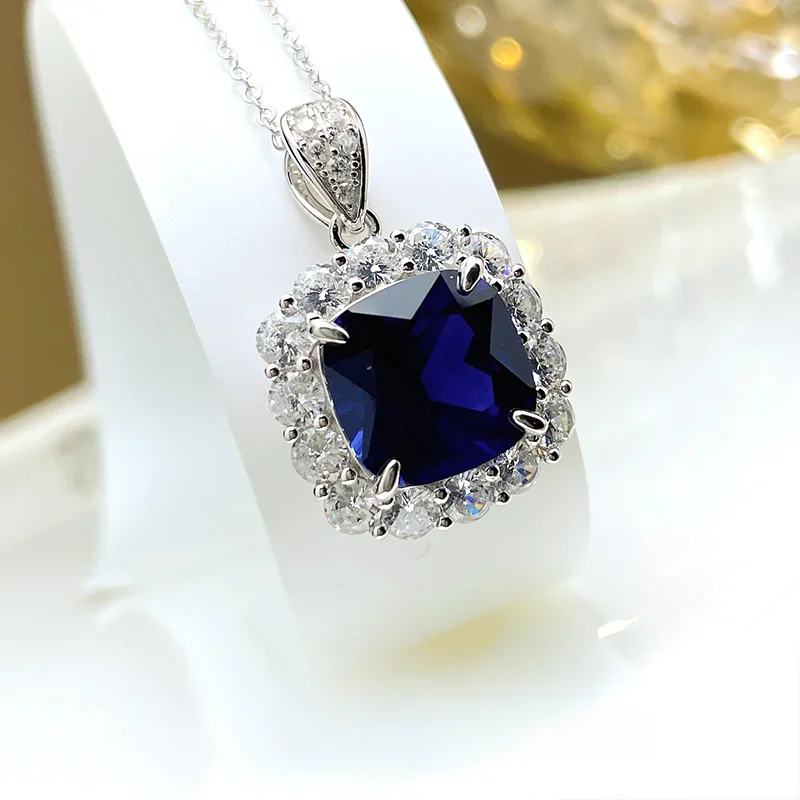 10 carat Royal Sapphire Pendant Necklace 925 sterling silver, high-end feeling, blue corundum, socialite, grand retro style