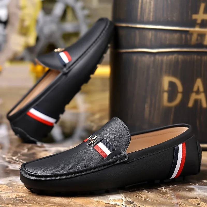

New Black Leather Casual Shoes Man Moccasins Fashion Designer Loafers For Men Flat Shoes Comfortable Slip-on Men's Social Shoes