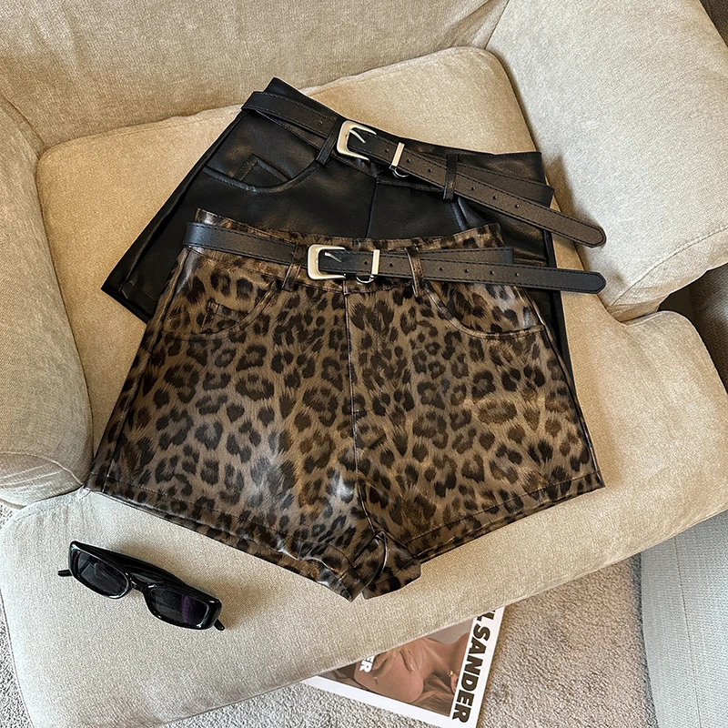 2025 Autunno/Inverno Nuovo High Street Design Leopardo PU Pelle Nera Vita Alta Pelle Y2K Pantaloncini da Donna, Cintura per Donna