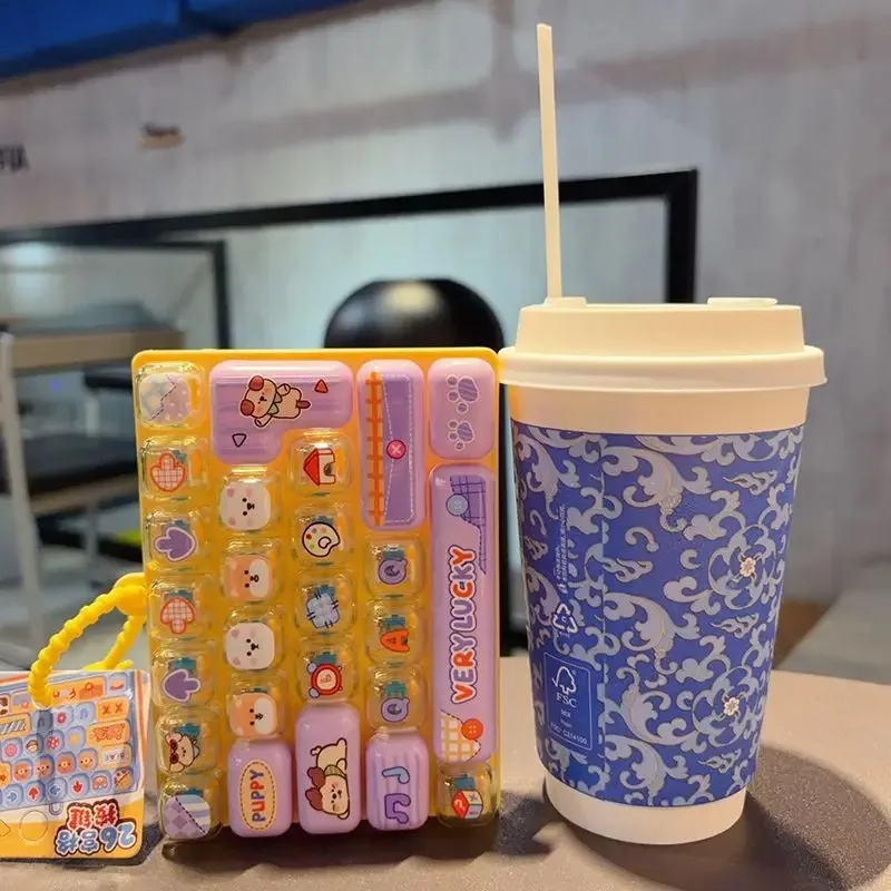 *Candy Color Keycap Keychain Cute Cartoon 26-key Aecompression Keyboard Toy Keyrings Fidgets Keycap Clicker Bag Pendant 키캡