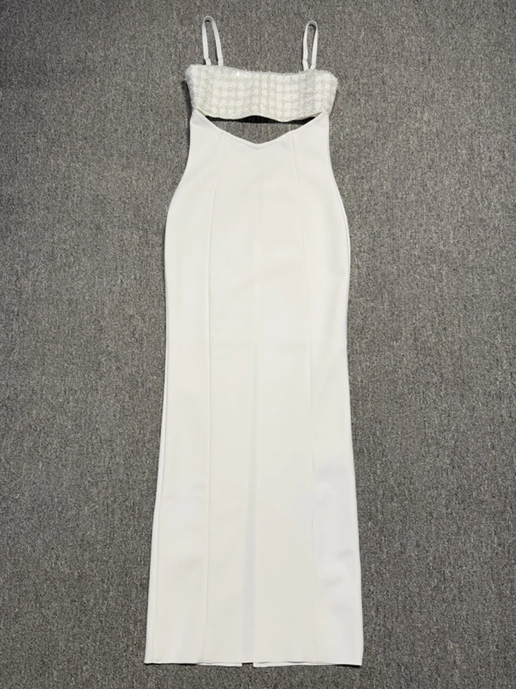 Elegantes, weißes, figurbetontes, langes Damenkleid mit Ausschnitten und perlenbesetztem Crop-Top für Hochzeiten und formelle Veranstaltungen