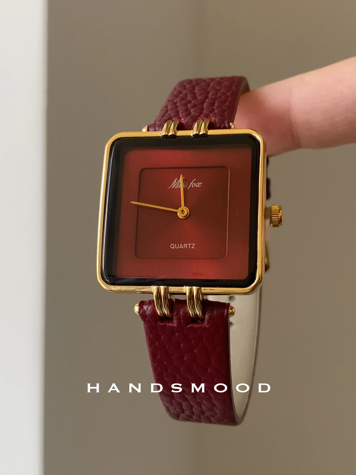 Luxury red square large dial fashionable white temperament atmospheric high-grade leather quartz watch birthday gift for women