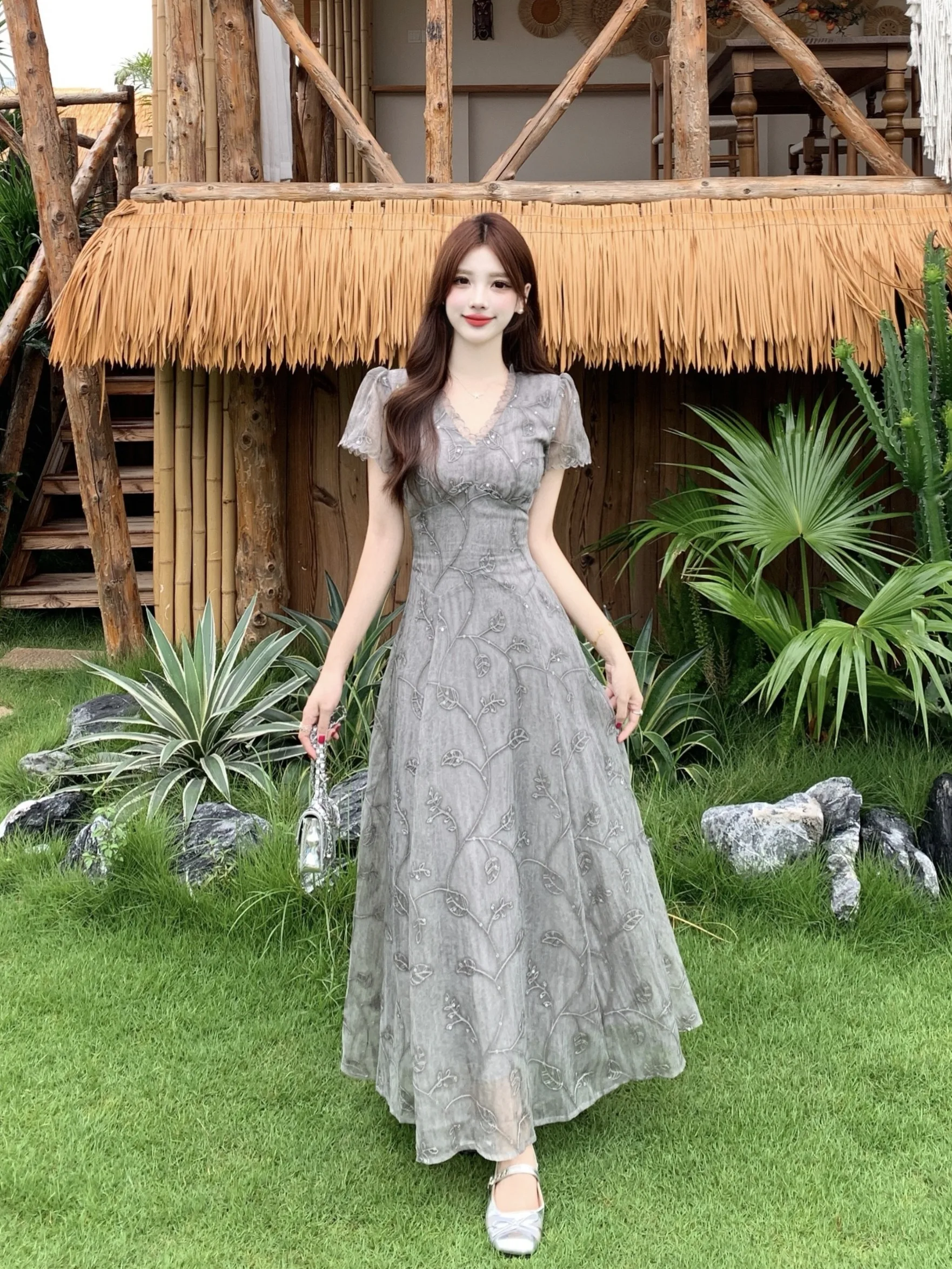

plus Size Women's Gentle Embroidery V-Neck Short Sleeve Dress Summer New Waist-Cinching Holiday A-Line Long Dress
