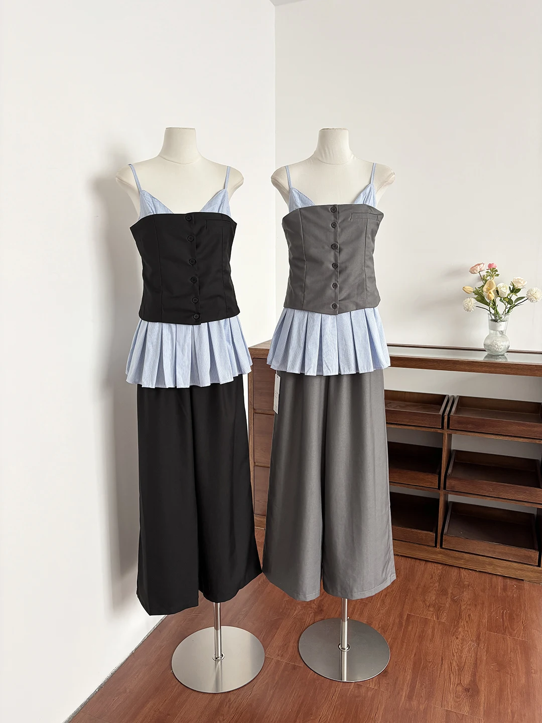 Elegant High Waist Wide Leg Pants Set Summer 2026 Trendy Strap Vest Two-Piece Suit Slimming Effect Fashionable Outfit