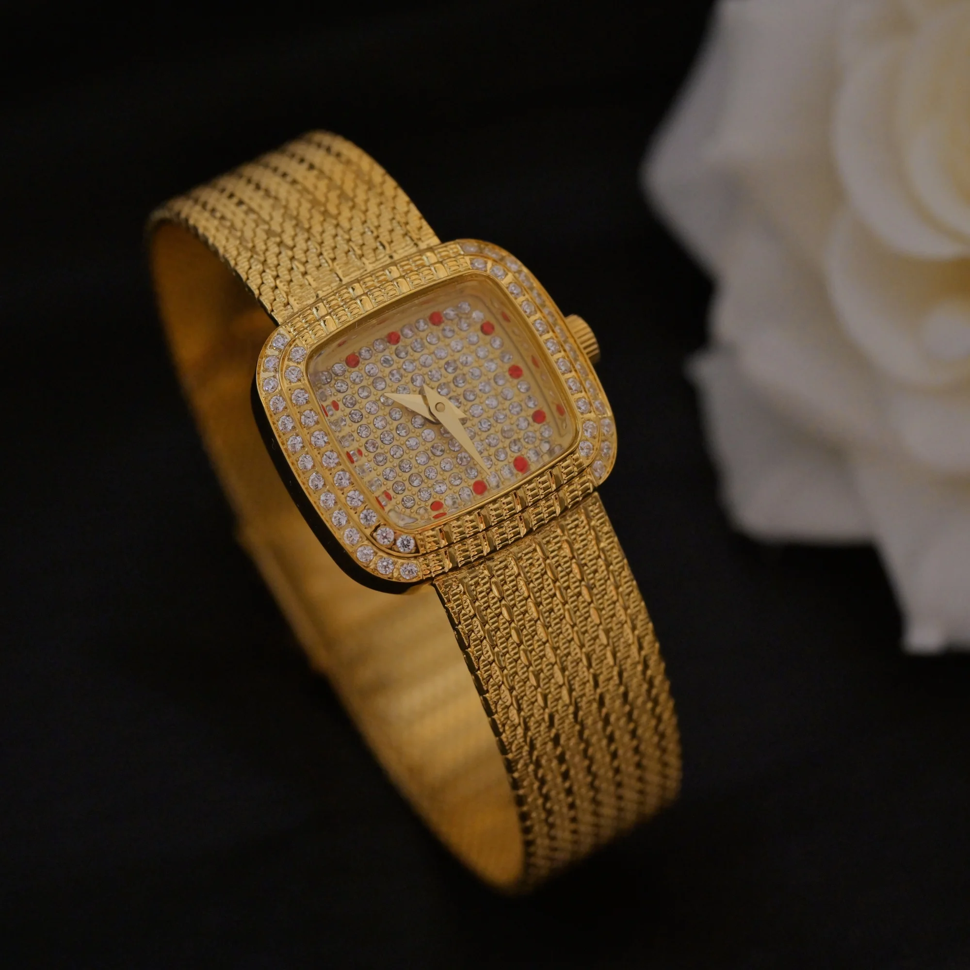 2024 New Women's Watch Medieval Diamond  Vintage Retro Luxury Elegance High Quartz  Retro Gold Clock