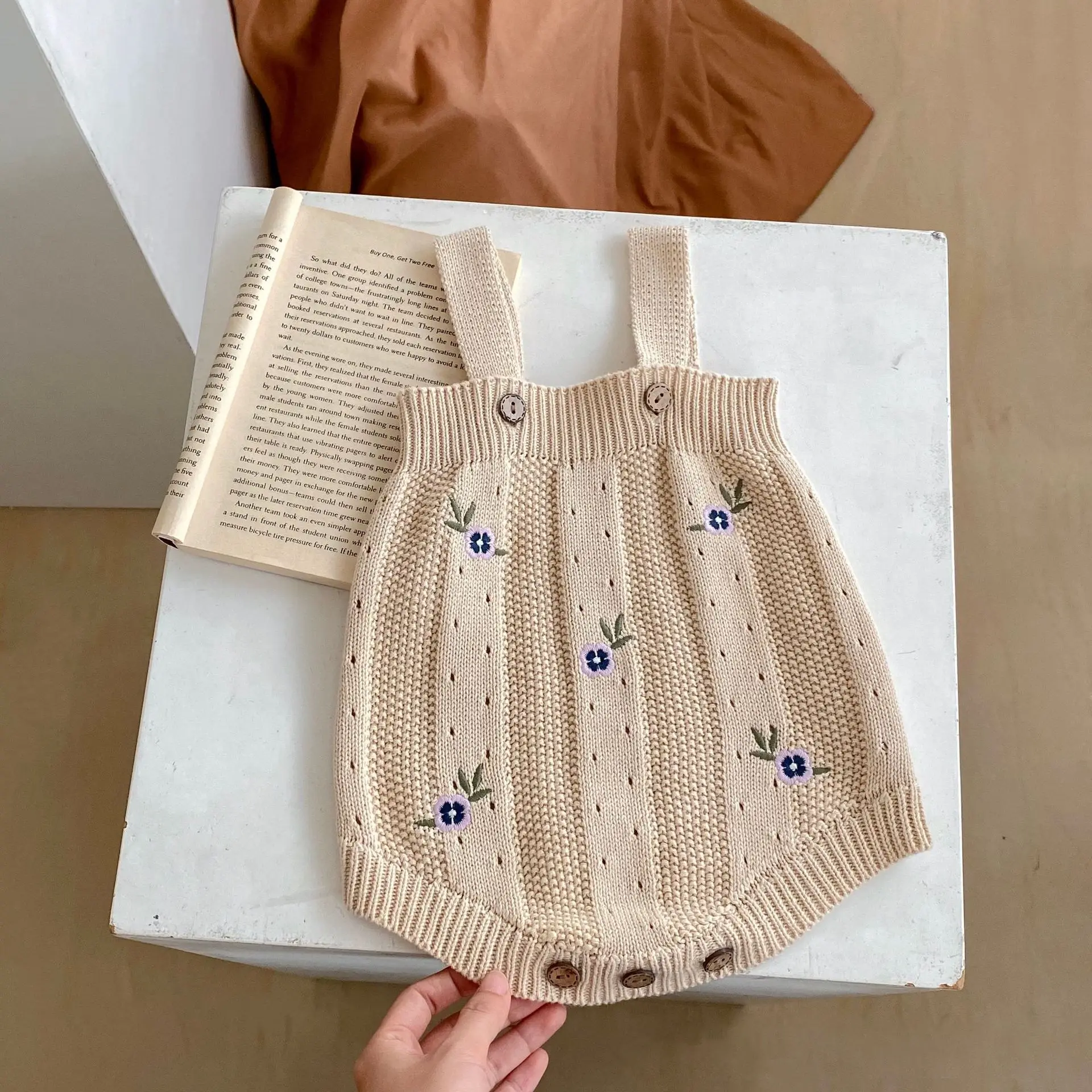 Autumn New Baby Sweater Girl Baby Sweet Embroidered Hollow Knitted Flower Countryside Coat+Hopper 2-piece Set