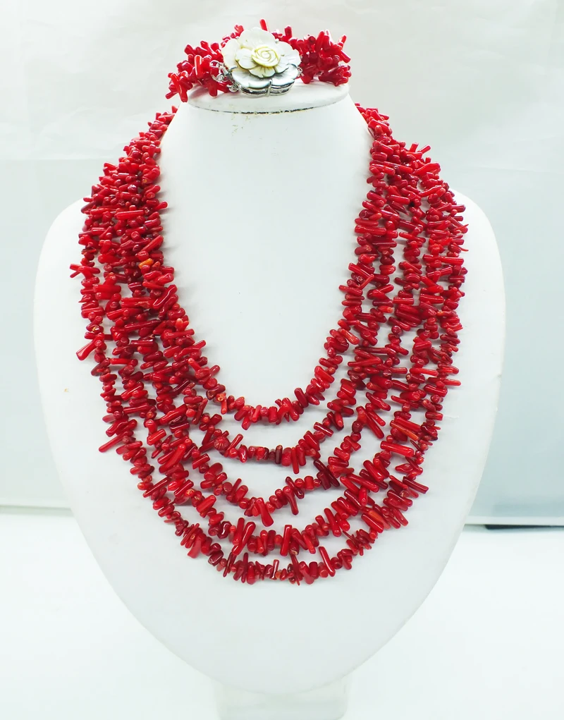 

Pretty. Exquisite Classic red coral necklace.Hand catenary