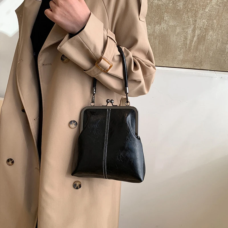 Elegante Clip Lock Umhängetasche Große Kapazität PU Leder Umhängetasche Einfarbig Retro frauen Kleine Handtasche – Detail 7