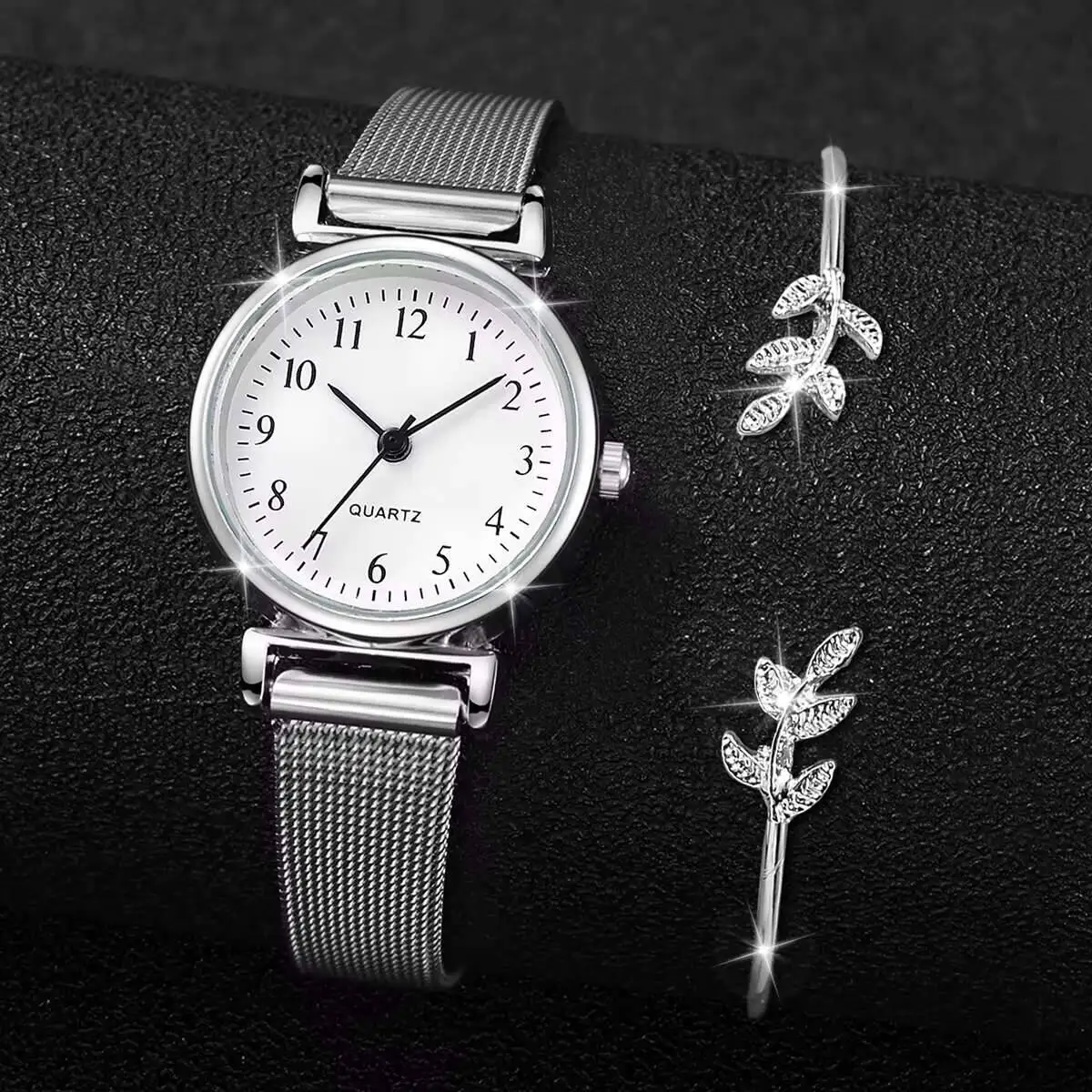 2 шт. модные женские кварцевые часы со стальным сетчатым ремешком, часы с открывающимся браслетом-манжетой, набор браслетов (без коробки)