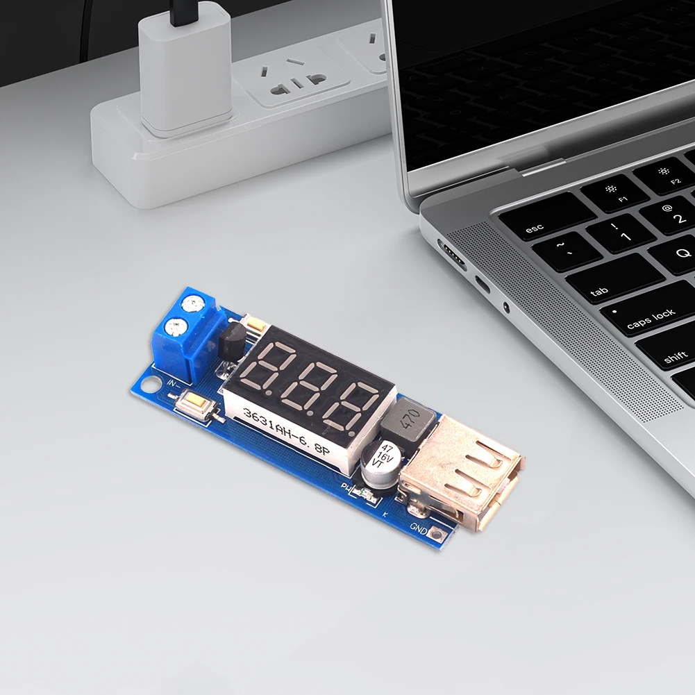 12V zu 5V Buck Converter DC 3A Step Down Converter LED Digital Display Volt Transformator USB Netzteil modul