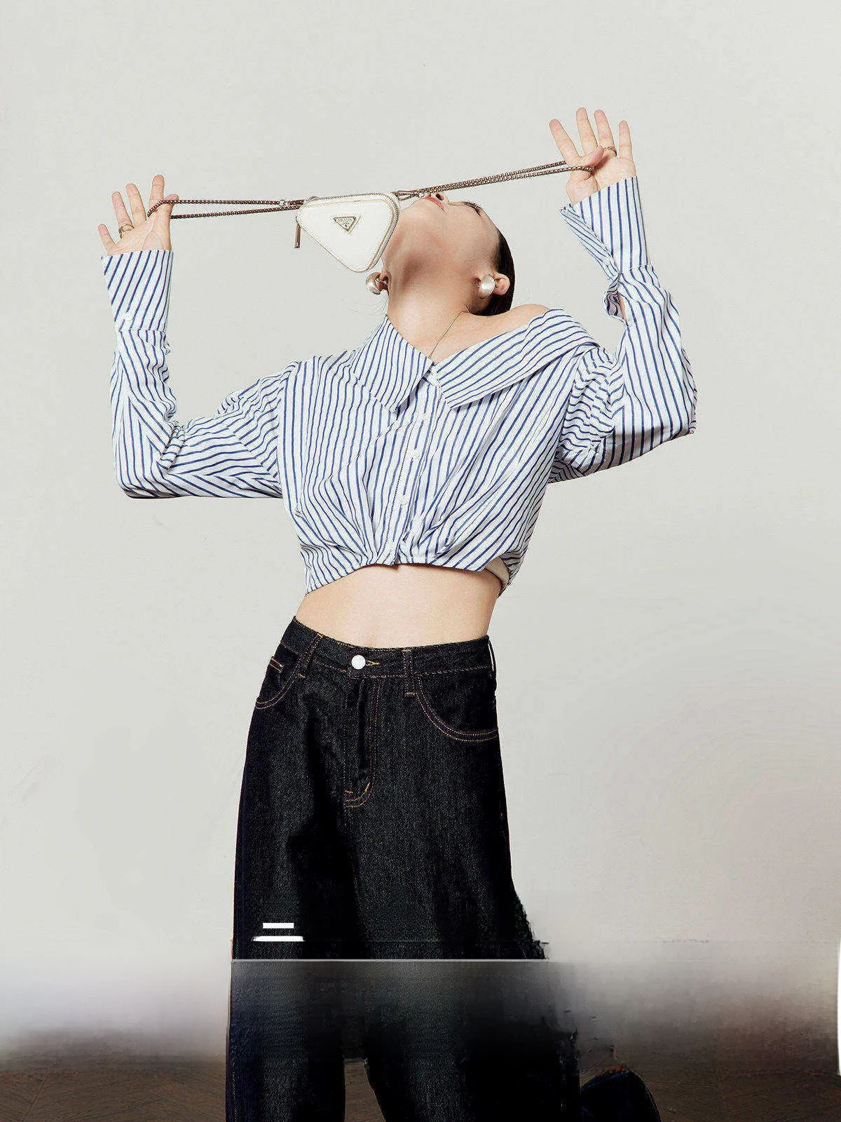 

2025 New Women's Striped irt Asymmetric oulder Bared Slimming Design French Sle Long Sve ort Length Faionable