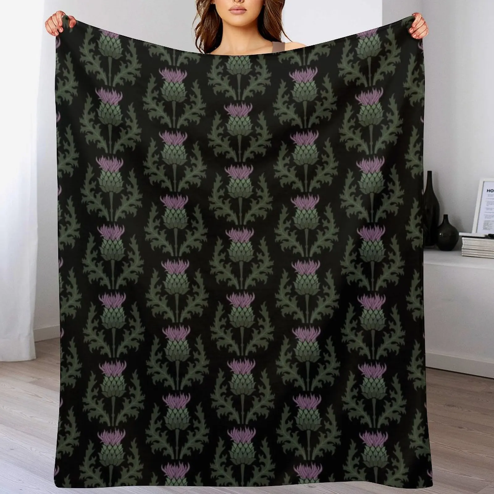 

Scottish Thistle Flower of Scotland on Black Throw Blanket Comforter cosplay anime decorative Blankets For Bed Blankets