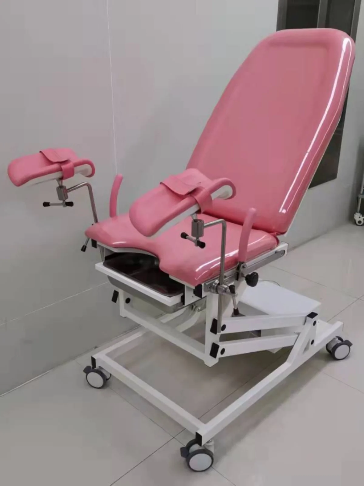 Delivery bed Medical electric operating bed 220V gynecological examination bed with battery