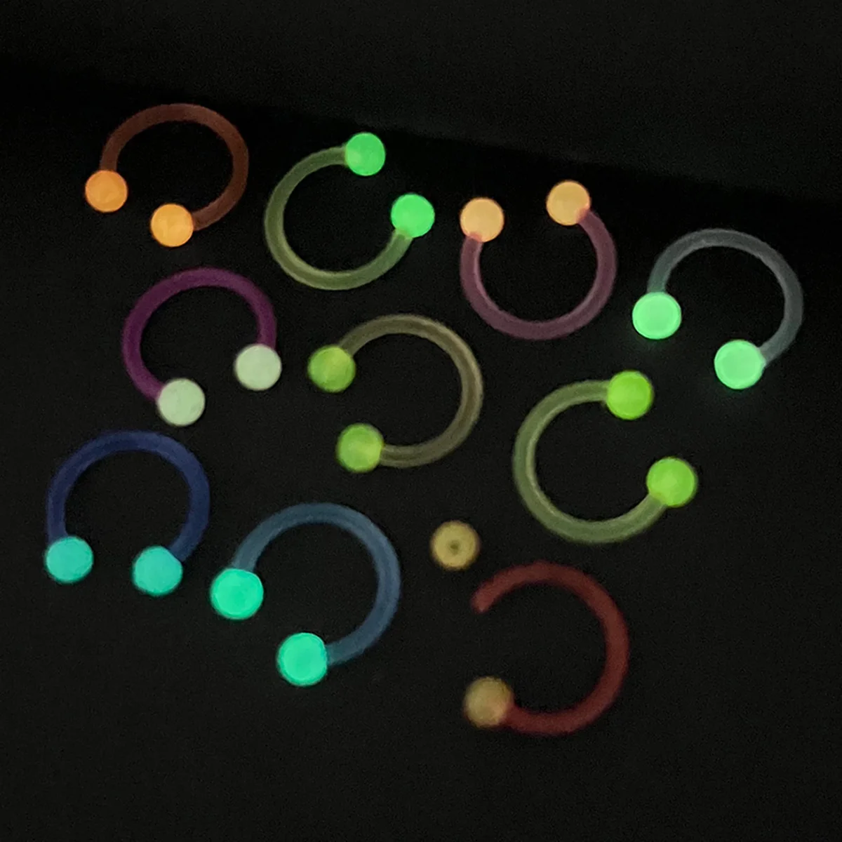 10-30 stücke leuchtende flexible Septum Piercing Ringe Acryl Hufeisen Nasenring Augenbrauen Lippen Ohrring Tragus Piercing Schmuck halter – Detail 8
