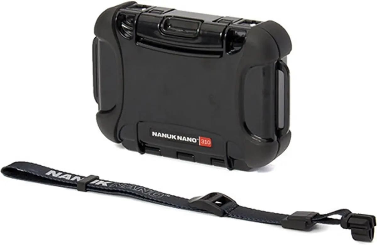 

310-0001 Водонепроницаемый небольшой жесткий чехол серии Nano для телефонов, камер и электроники (черный)