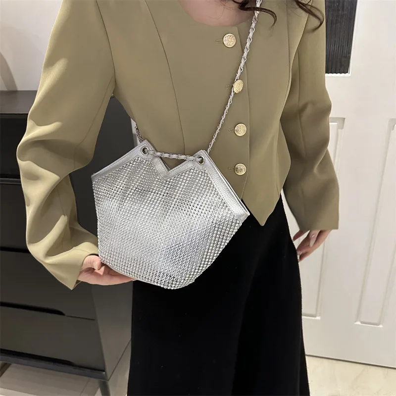 New Large Capacity Women Sparkling Diamond single Shoulder  bag Personalized Trend Chain Underarm Tote Bag Exquisite Chic