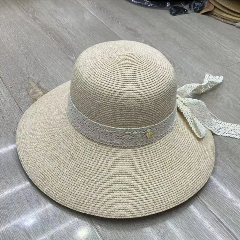 The elegant summer and breathable fisherman's hat with a large brim makes face smaller