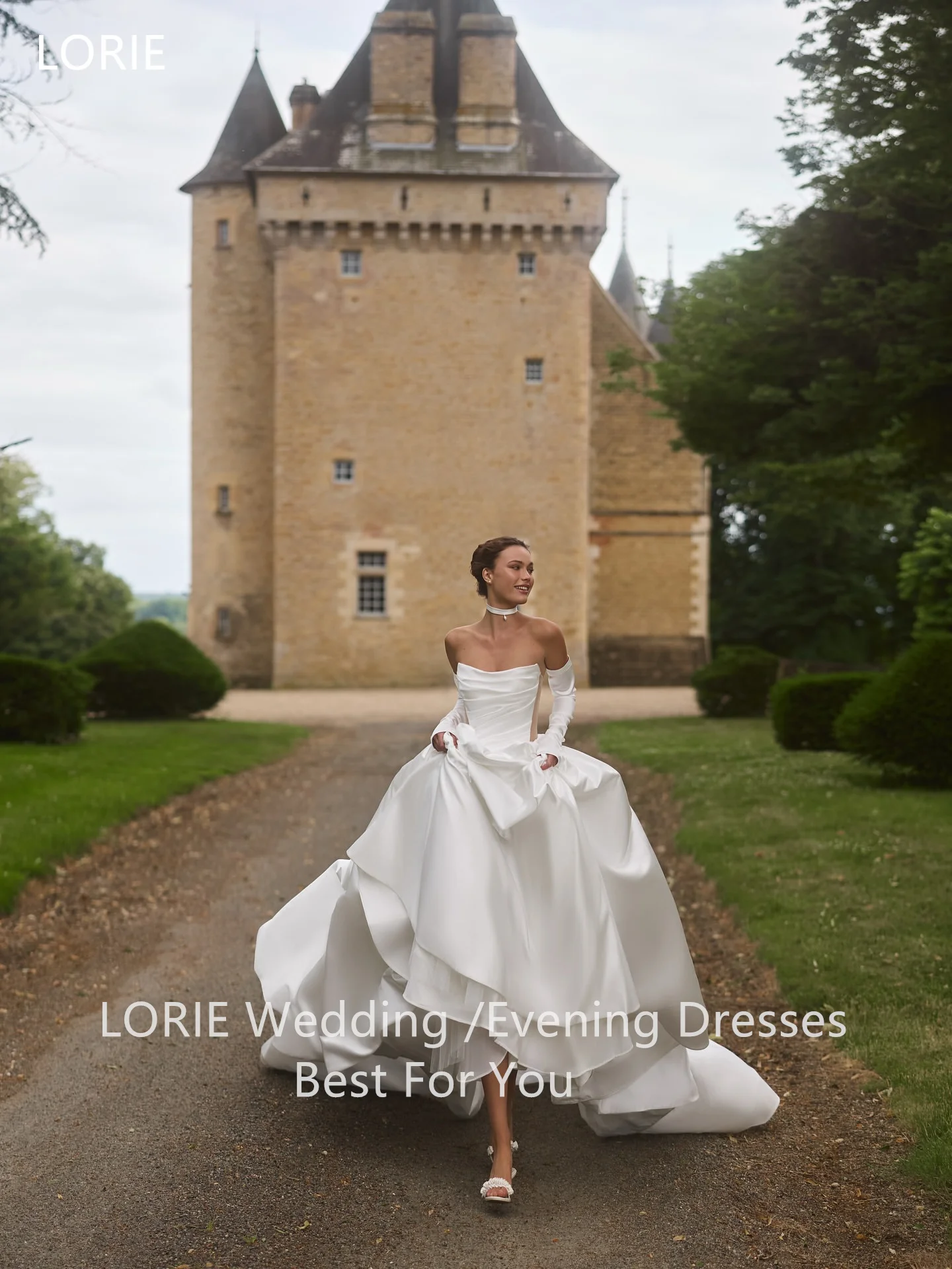 LORIE Abiti da sposa in raso Squisito senza spalline Lone Train Abito da sposa Abito da sposa con pieghe avorio Personalizzato
