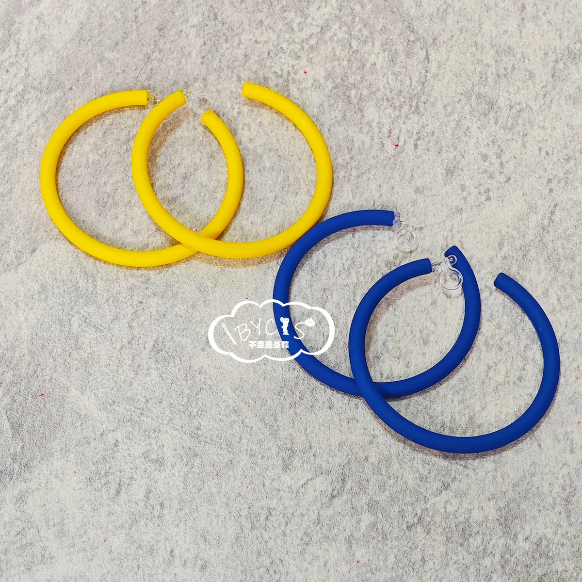 Orecchini cosplay anime rossi Orecchini rotondi grandi esagerati con set di occhiali a mezza montatura per costume Momo Ayase