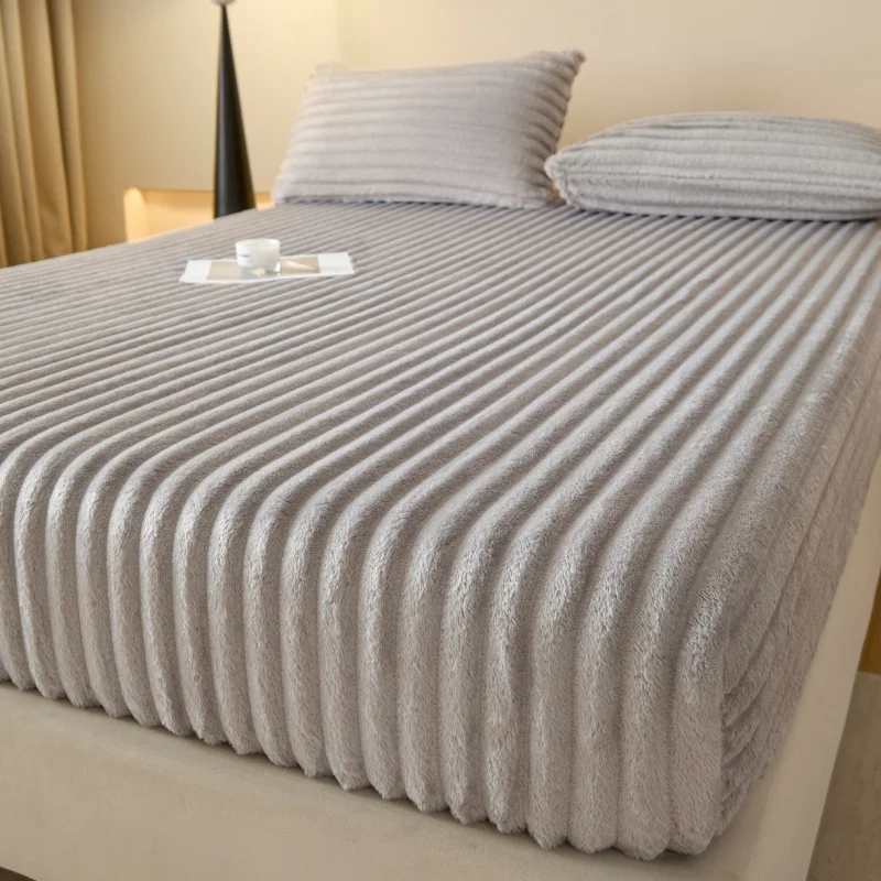 1pc Modern Simple Stripe Fleece Fitted Sheet Fluffy Cozy Ultra-soft Warmth Plush Mattress Cover for Winter 152*203 Drop Ship