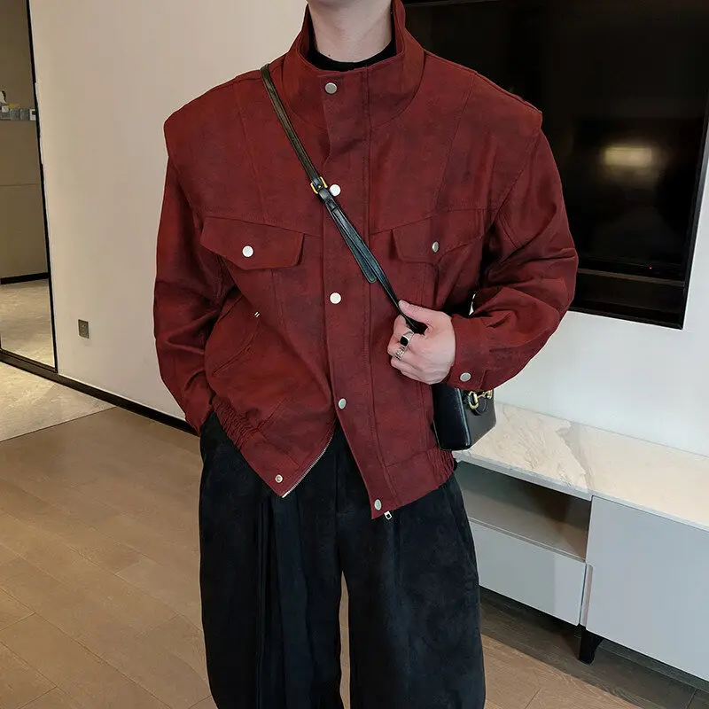 

Мужская куртка-пальто Ankora Red в стиле деструктивного дизайна, свободного кроя, с воротником-стойкой, от американского трендового бренда Spring American Sle, цвет красный, с эффектом поношенности