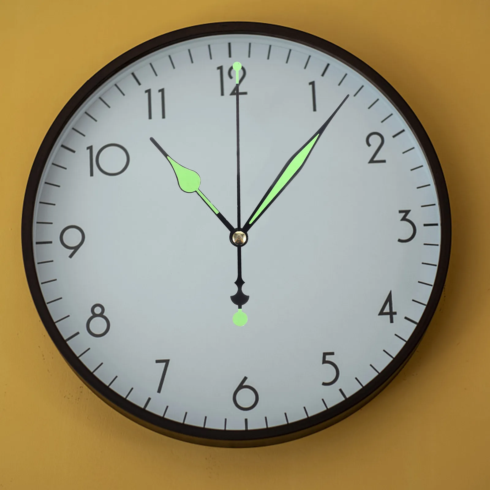 Glow-in-the-Dark Silent Wall Clock Movement Kit with Luminous Hands for DIY Repair and Replacement