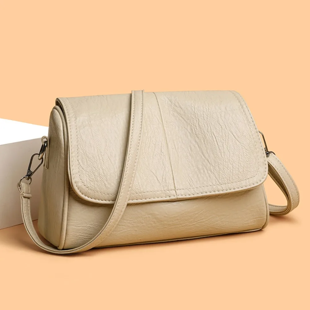 

Simple and Elegant Flap Design,Retro Oil Wax Leather Crossbody Bag,with Textured and Vintage Feel,and Adjustable Shoulder Strap