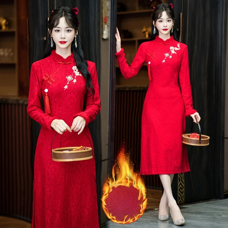 

Women's Fleece Cheongsam 2025 Winter Modern Oriental Qipao Long Sleeve Embroidered Red Dress Elegant Luxe Banquet Gown