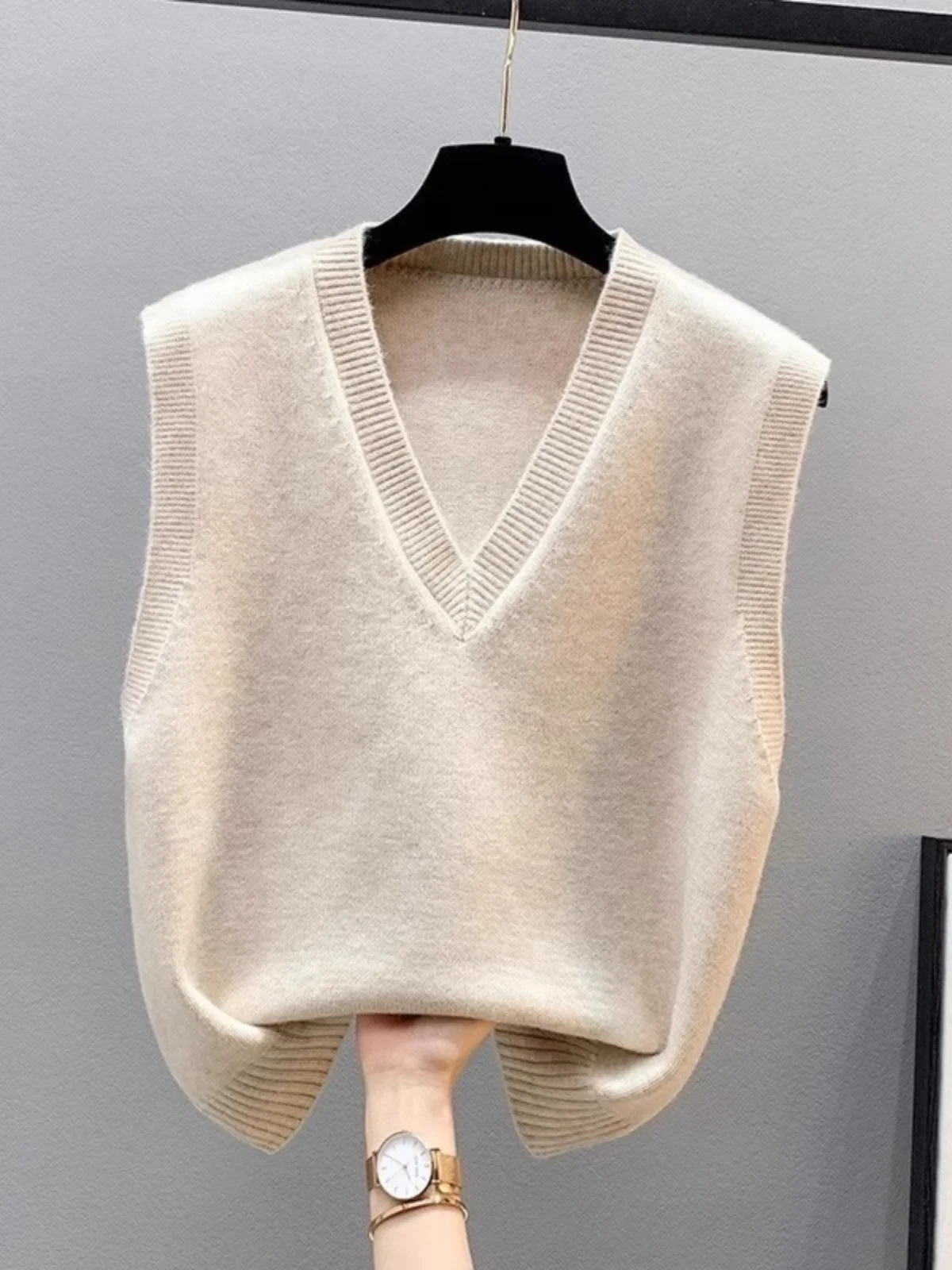 

Женский шерстяной вязаный жилет с V-образным вырезом, модный топ для многослойных образов, весенне-осенний сезонный жилет стандартной длины