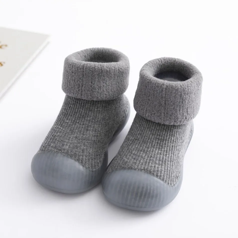 Chaussettes plus épaisses pour nouveau-né, chaussures de premiers pas pour bébé fille et garçon, baskets de couleur unie à semelles souples