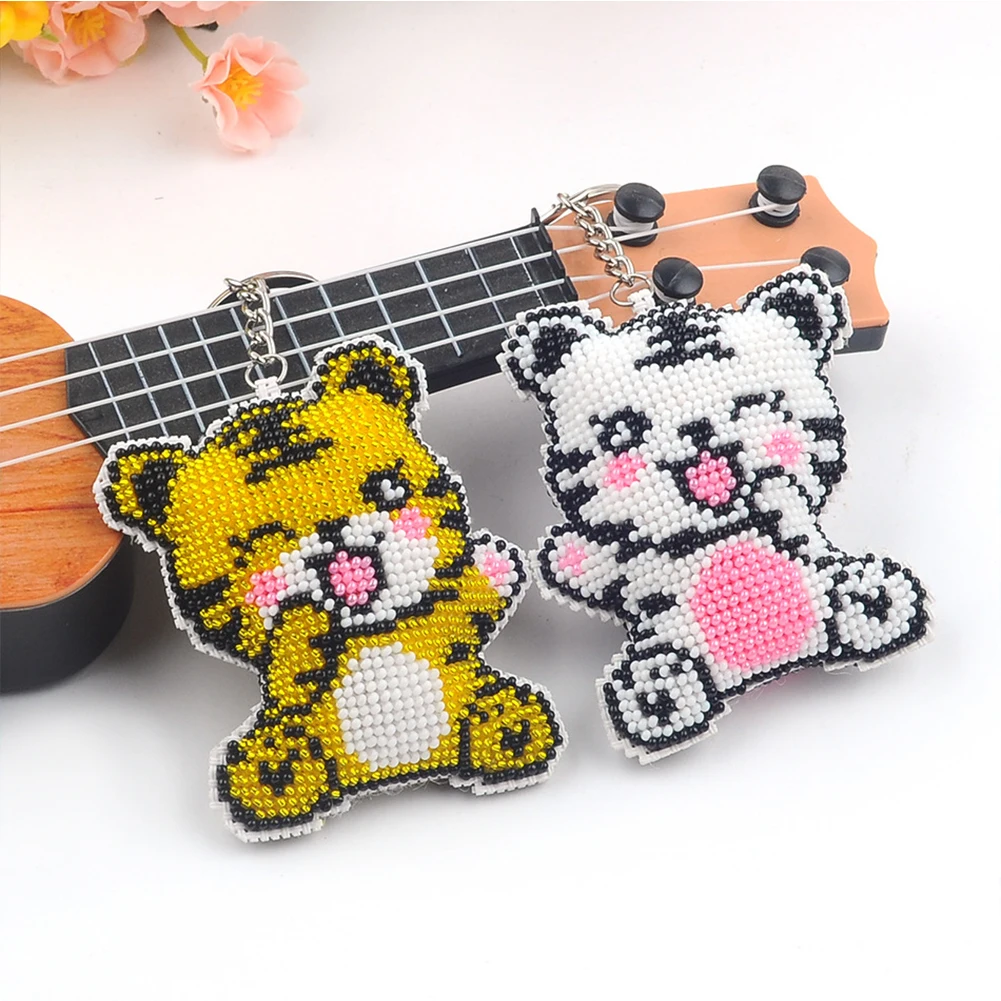 2/5Pcs Cute Cartoon Beadwork Embroidery Keychain Craft Handmade Beads Cross Stitch Keyring Kit Gift for Friends