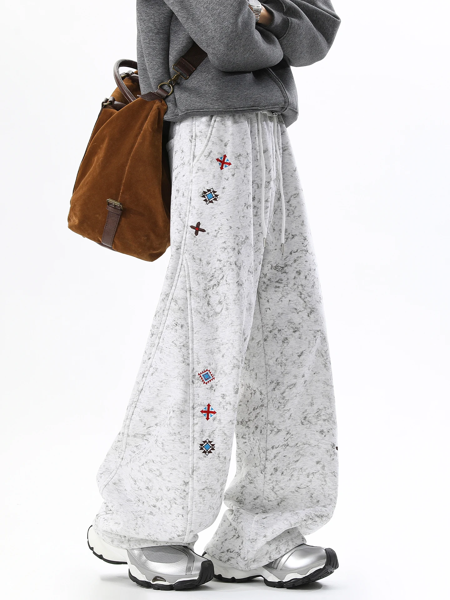 

Мужские брюки прямого кроя с вышивкой и эффектом крашения, зимние теплые повседневные брюки свободного кроя в американском стиле, на все сезоны