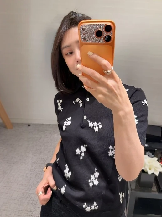 

Spring New Arrival Women's Slim Fit Knitted Shirt Short Sleeve Flower Collision Color Soft Breathable Regular Style