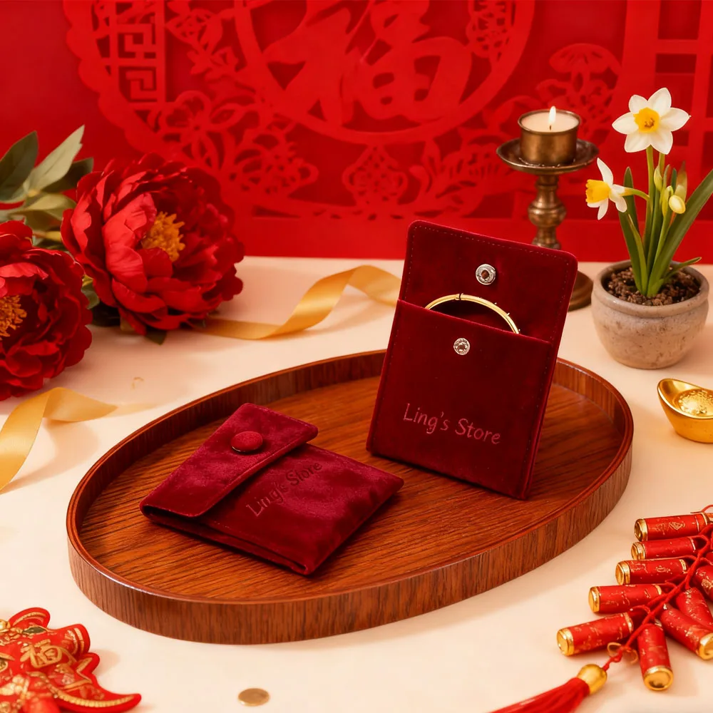 Sac à bijoux en velours de vin avec Logo personnalisé, 100 pièces, Mini pochette cadeau en flanelle de velours et daim avec bouton, Logo imprimé personnalisé en relief