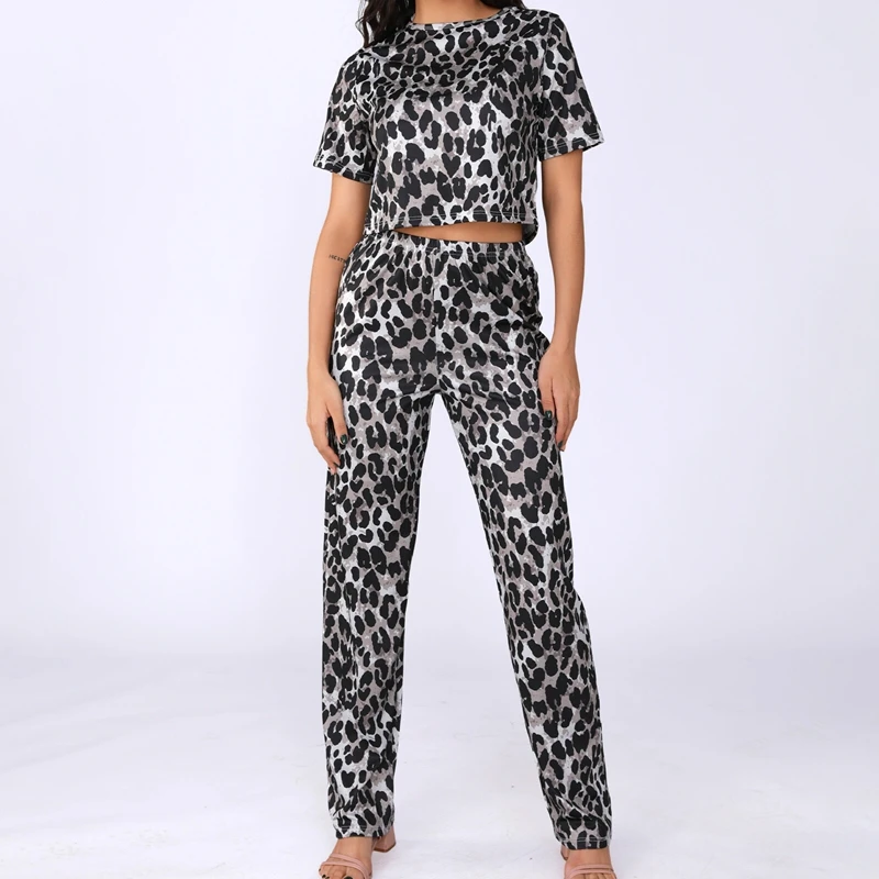 

Trendy Leopard Home Suit Set Short-Sleeve V-Neck Crop Top And Long Pants Soft Touch Breathable Fit Women's Sleepwear Homewear