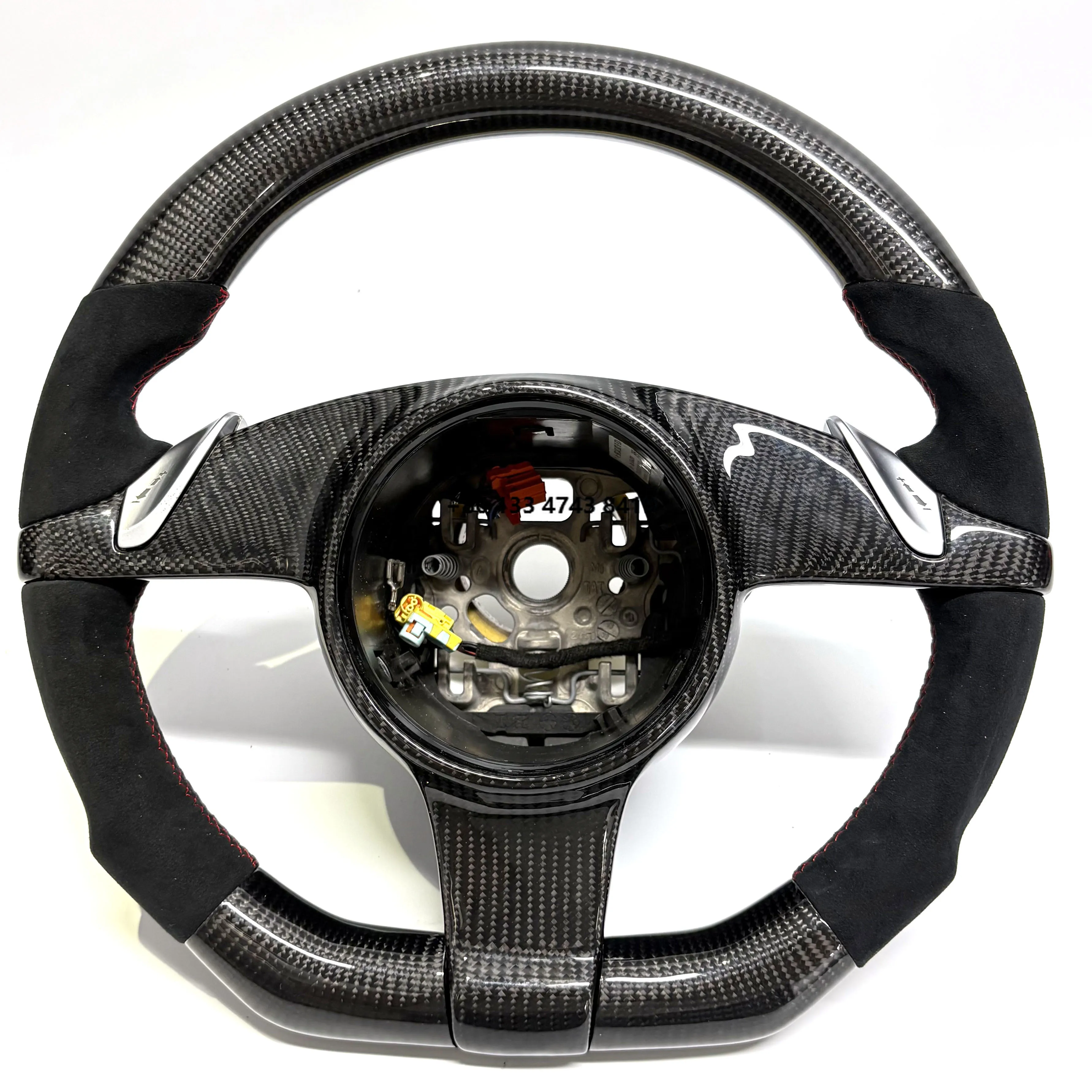 

Индивидуальный руль из карбона и перфорированной кожи черного цвета для 918, 911, 718, 970, 971, 958