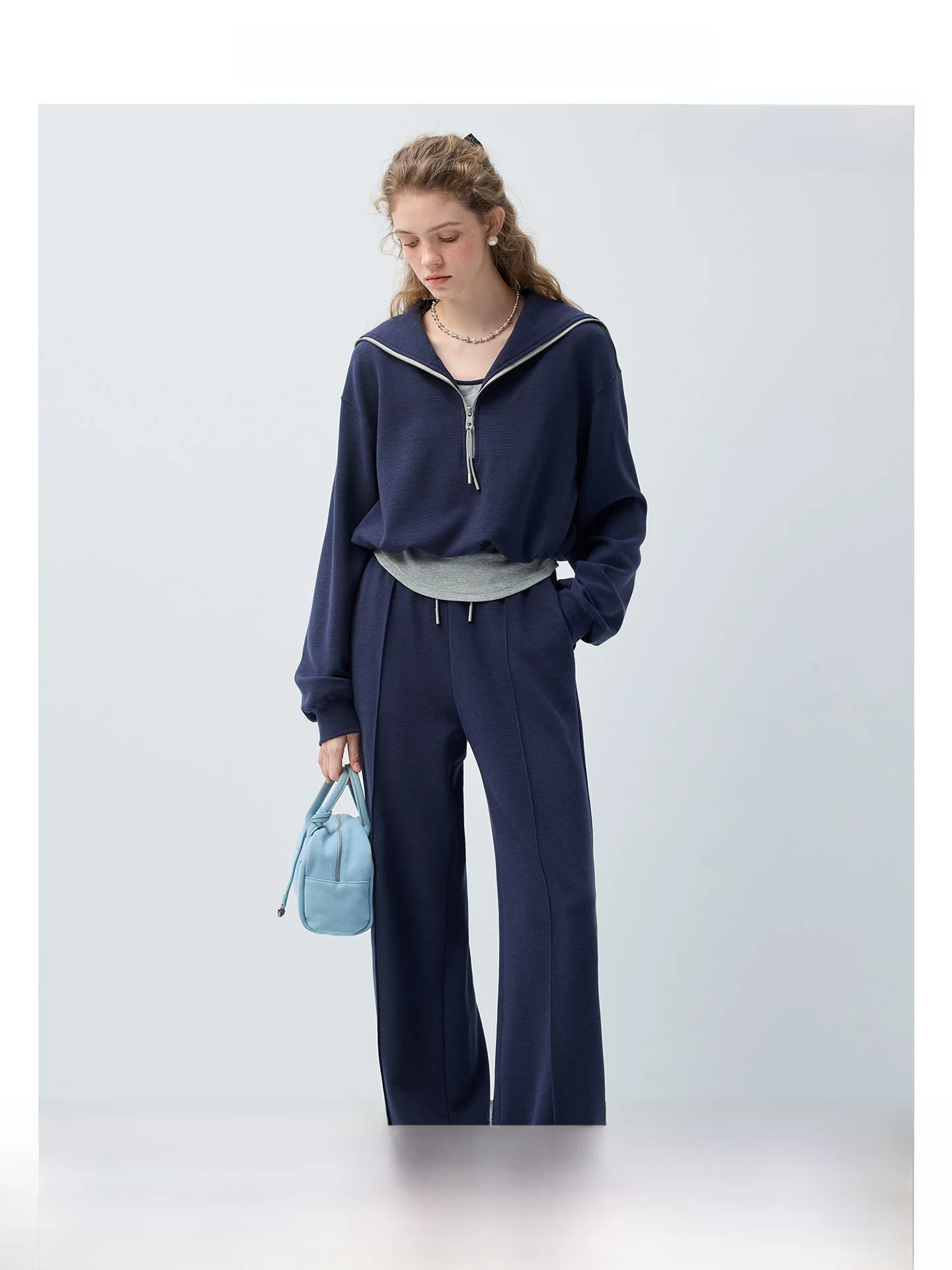 

Комплект из двух предметов VEGA CHANG: женский свитшот и футболка с длинным рукавом, V-образный вырез, уличный стиль, весна 2026