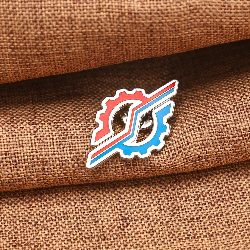 Broche esmaltado con Logo de Anime Kamen Rider, insignia con emblema de engranaje de Metal, Pin de solapa, accesorio de joyería de moda, regalo coleccionable