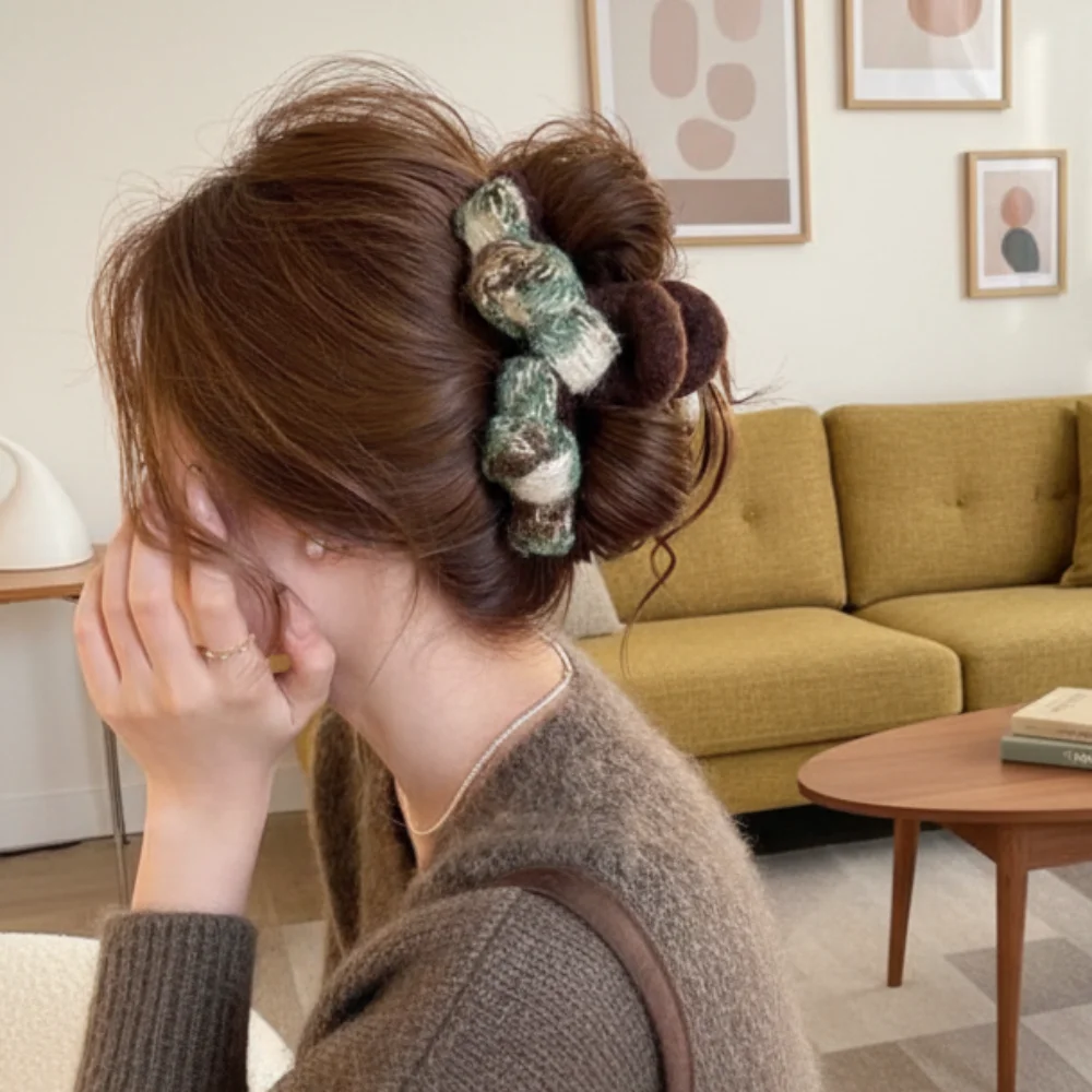 

Korean Style Bowknot Hair Claws Elegant Creative Sweet Fabric Lady Shark Clip Autumn/Winter Retro Hair Accessories Daily Wear