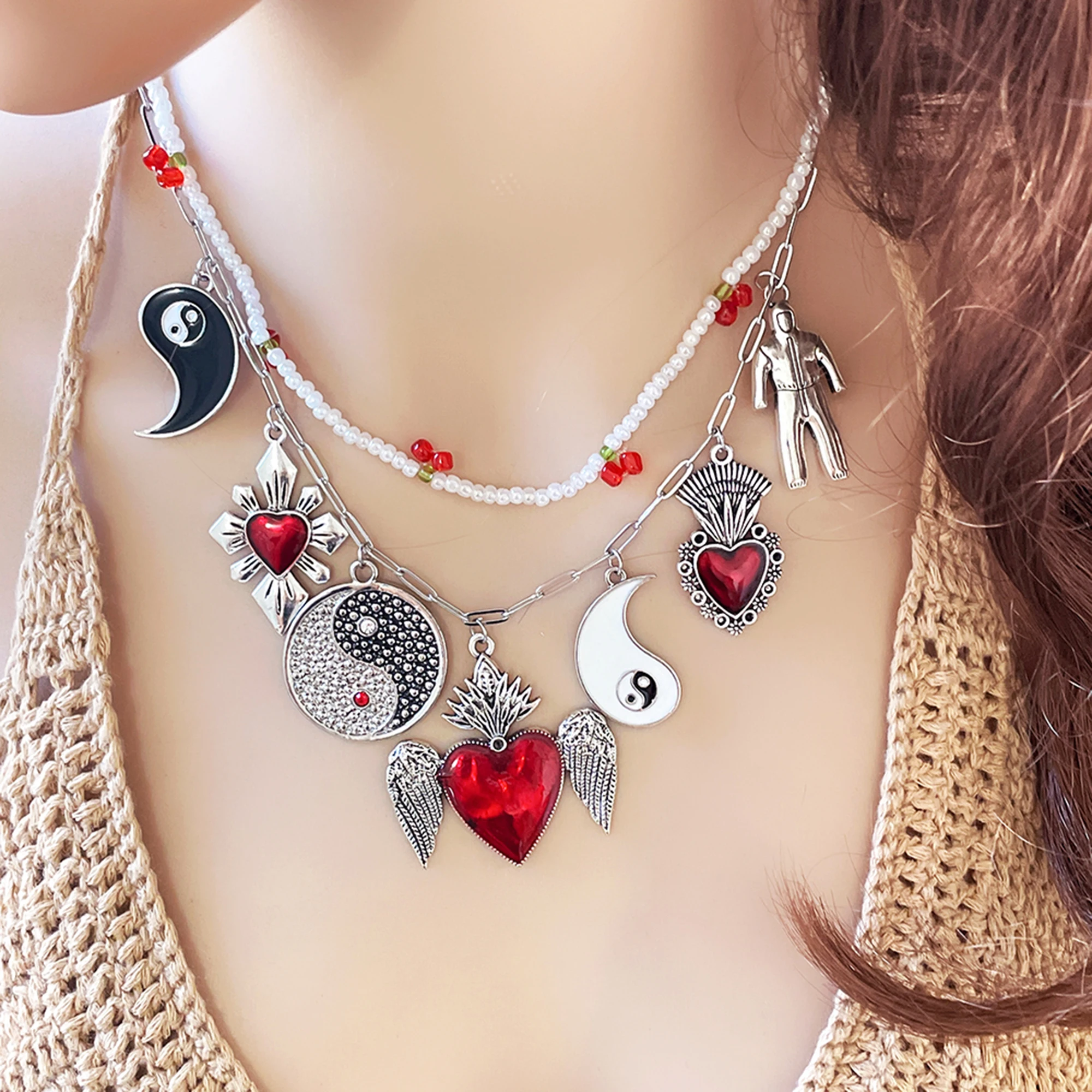 Atemberaubende Gothic Vampir Rotes Herz Winkel Flügel Halskette Rote Kristall Perlen Yin Yang Halskette Punk Damen Schmuck Statement Geschenk