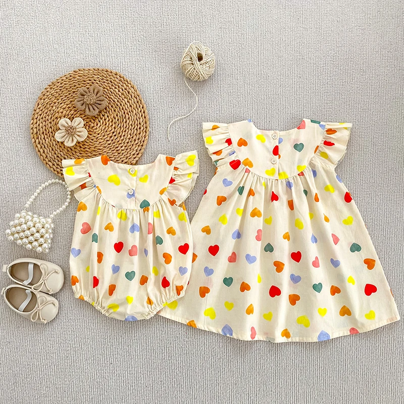 

Летнее цветное платье сестры для маленьких девочек, хлопковые детские комбинезоны для маленьких девочек на День святого Валентина с героями мультфильмов «Любовь и сестры»