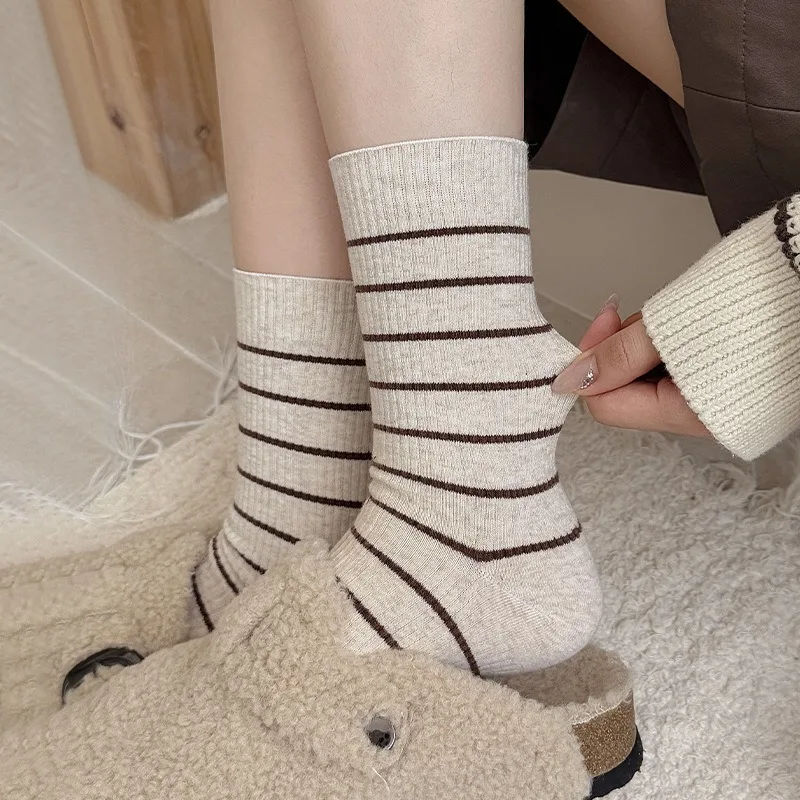 5 Pairs Women's Mid-Calf Socks Girl School Autumn Winter Stripes Brown Black Socks Woman Cotton Long Socks Set High Quality 2025