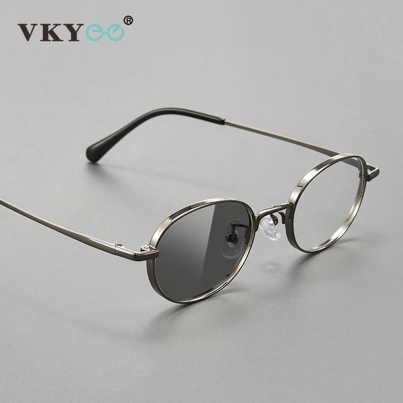 VKYEE Pure Titanium Small Frames Geometric Round Design Ladies Photochromic Anti-Blue Light Eyewear Customizable Prescription