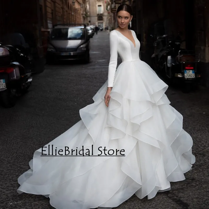 Splendidi abiti da sposa A Line per le donne maniche lunghe volant a strati semplici abiti da sposa country abiti da sposa personalizzati