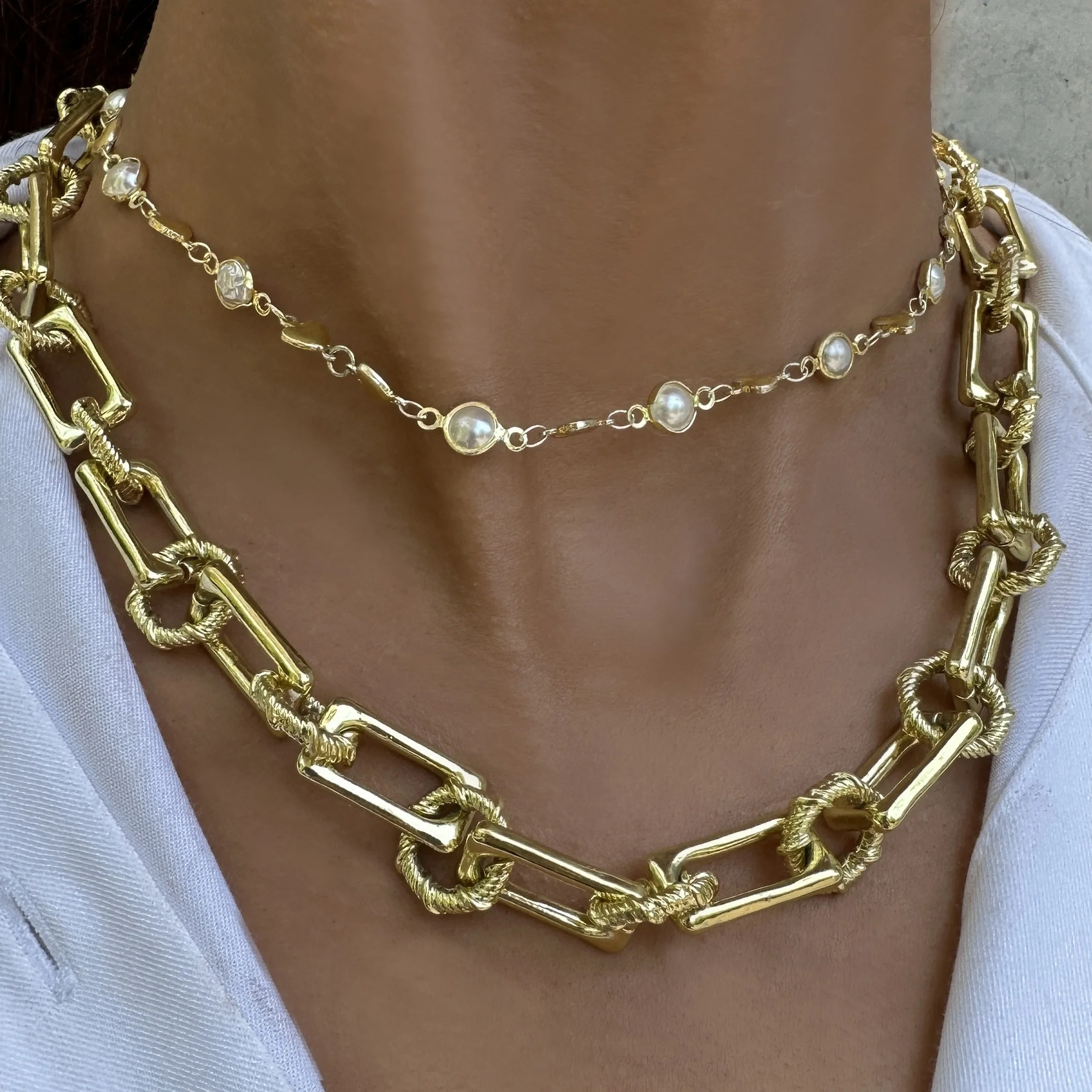 

New Multi-layer Big Chunky Cuban Chain Necklace For Women Golden Copper Metal Link Statement Choker Neck Jewelry Female NKS275