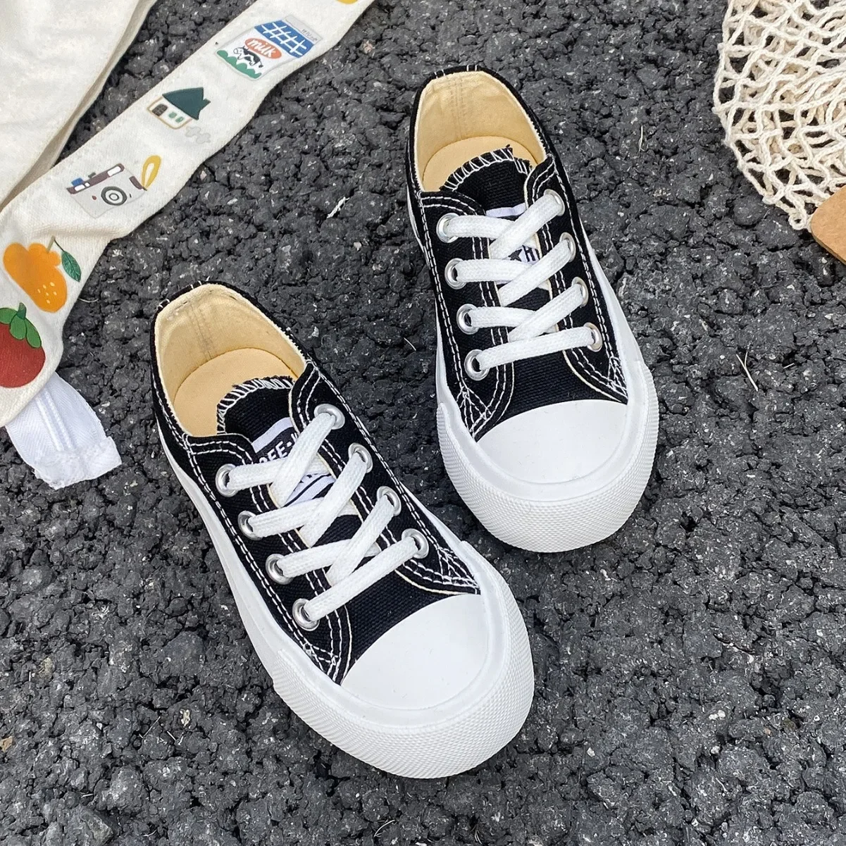 Kids Classic Canvas Shoes Children Low-top Lace-up Sneakers Boys Girls Breathable Non Slip Soft Bottom Wear-resistant Shoes