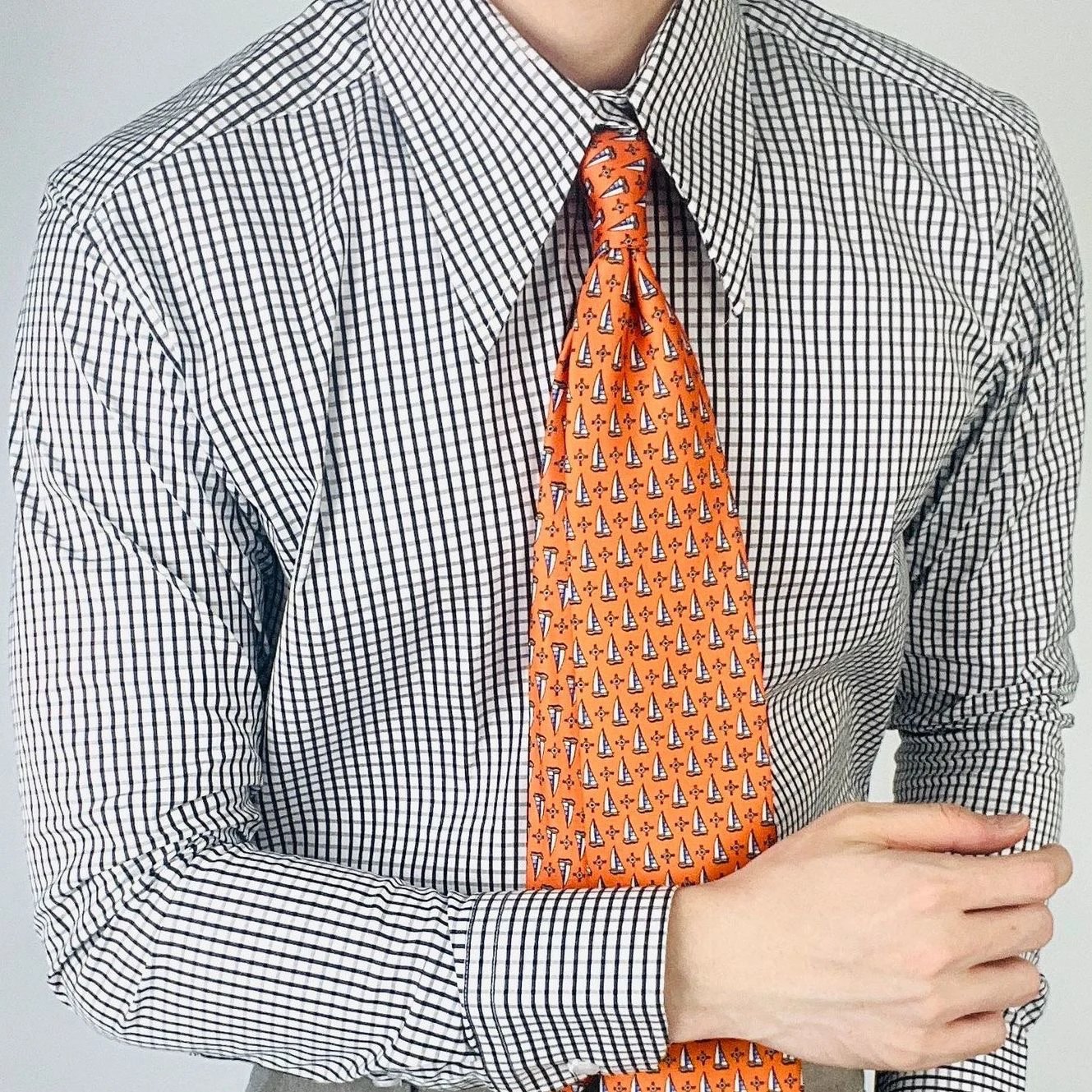 

Мужская рубашка с острым воротником и длинным рукавом, на пуговицах, всесезонная, в итальянском неаполитанском стиле, с клетчатым узором, приталенного кроя.